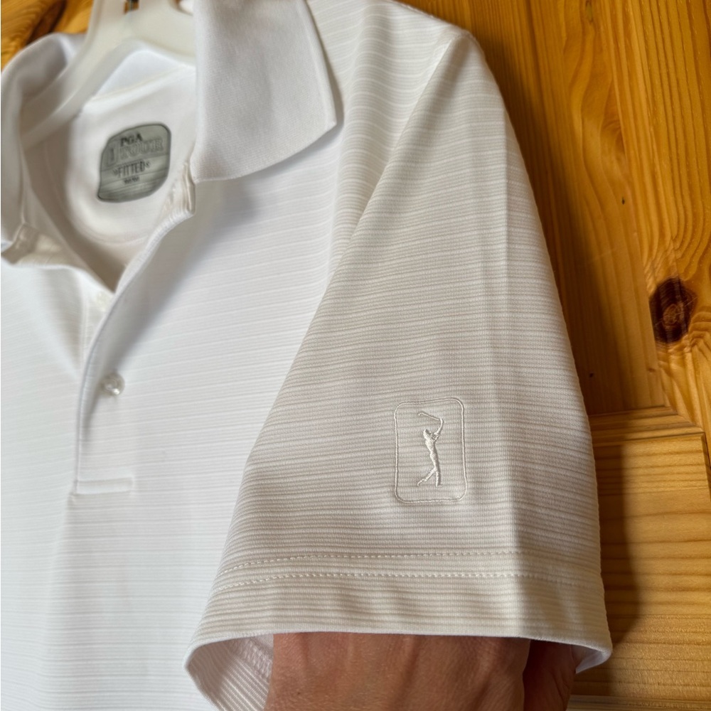 NWOT PGA Tour Men's White Fitted Shirt